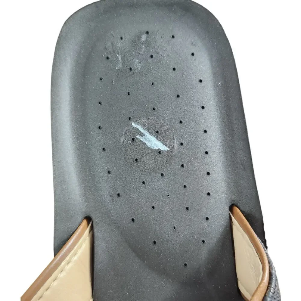 Michael Kors flip flop sandals sz, 8 brown tan MK logo
